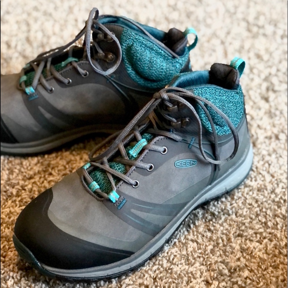 Keens women outdoor hiking boots